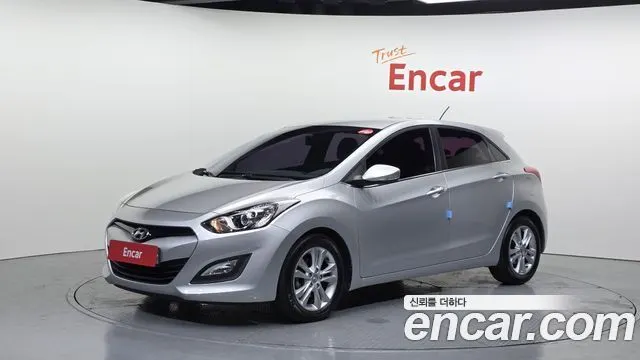 HYUNDAI I30 2014 — 116 587 км, серебристо-серый, Корея — под ключ — фото 1