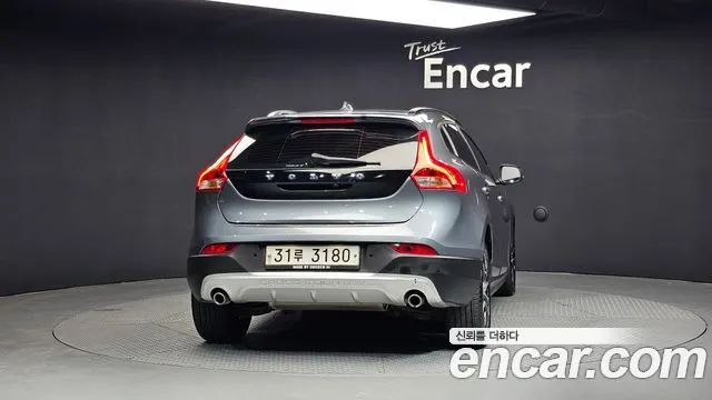 VOLVO V40 CROSS COUNTRY 2019 — 55 048 км, серый, Корея — под ключ — фото 4