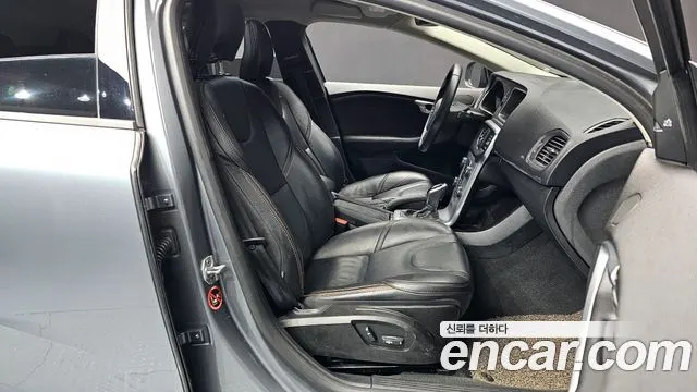 VOLVO V40 CROSS COUNTRY 2019 — 55 048 км, серый, Корея — под ключ — фото 10