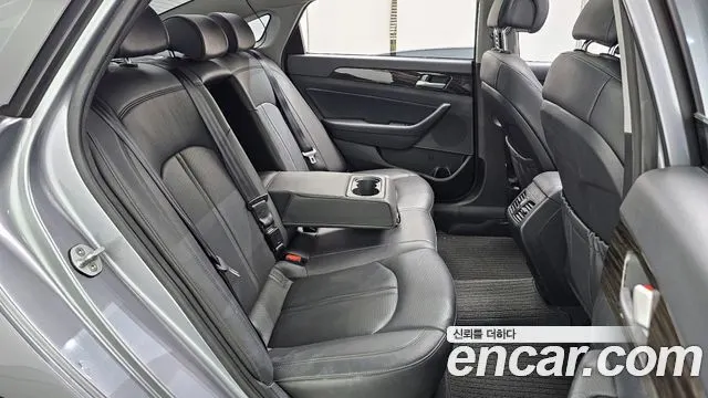 HYUNDAI SONATA 2015 — 94 943 км, светло-серебристый, Корея — под ключ — фото 12
