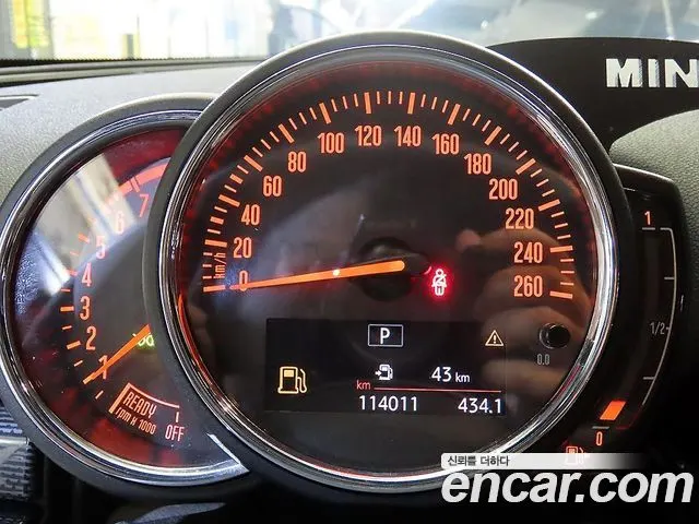 MINI COOPER CLUBMAN 2018 — 114 005 км, серебристо-серый, Корея — под ключ — фото 9