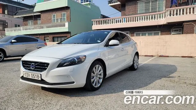 VOLVO V40 2016 — 114 253 км, белый-перламутр, Корея — под ключ — фото 12
