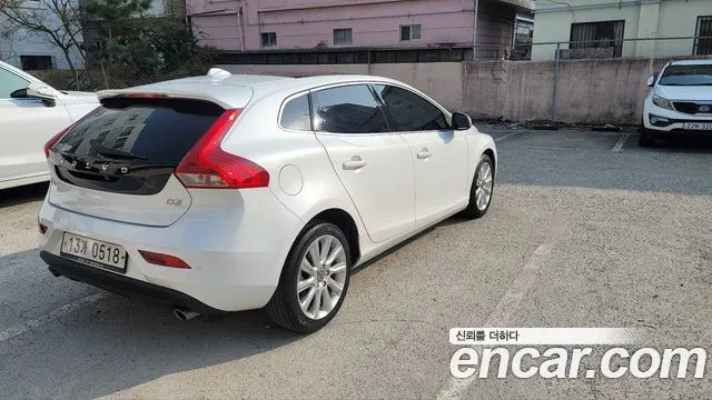 VOLVO V40 2016 — 114 253 км, белый-перламутр, Корея — под ключ — фото 5