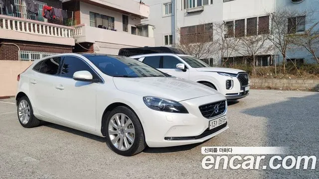 VOLVO V40 2016 — 114 253 км, белый-перламутр, Корея — под ключ — фото 6
