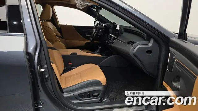 LEXUS ES300H 2025 — 36 609 км, серый, Корея — под ключ — фото 11