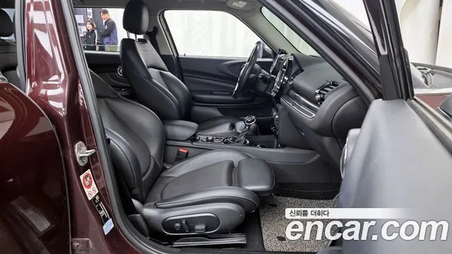 MINI COOPER D CLUBMAN 2018 — 130 499 км, коричневый, Корея — под ключ — фото 11