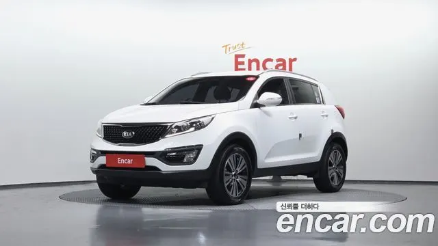 KIA SPORTAGE R 2016 — 160 409 км, белый, Корея — под ключ — фото 1