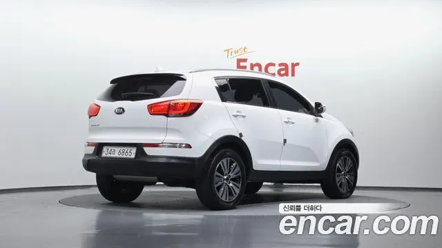 KIA SPORTAGE R 2016 — 160 409 км, белый, Корея — под ключ — фото 2