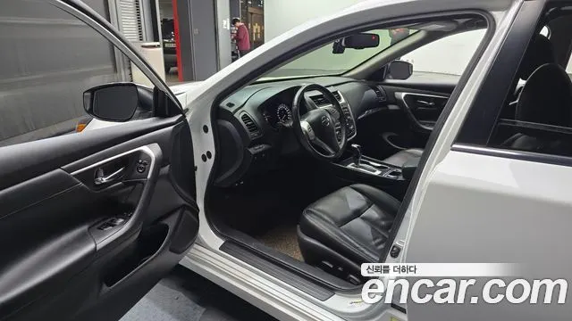 NISSAN ALTIMA 2017 — 134 850 км, белый, Корея — под ключ — фото 10
