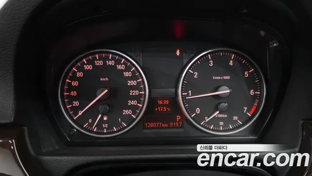 BMW 3 SERIES 2011 — 128 077 км, серебристо-серый, Корея — под ключ — фото 8