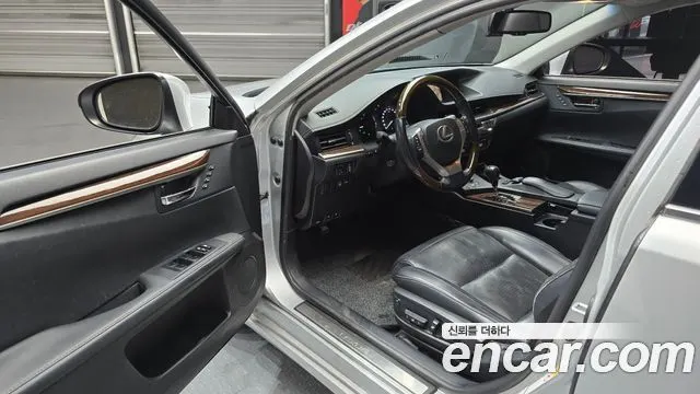 LEXUS ES300H 2015 — 132 971 км, серебристый, Корея — под ключ — фото 11