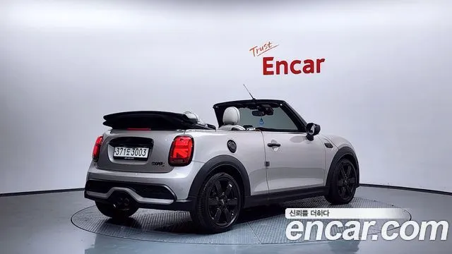 MINI COOPER S CONVERTIBLE 2023 — 30 915 км, белый-перламутр, Корея — под ключ — фото 2