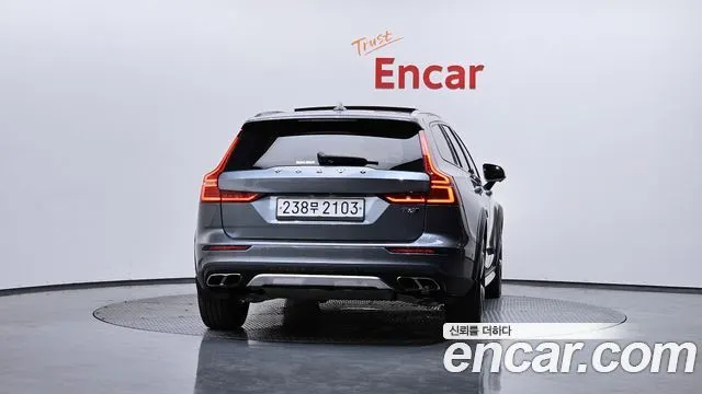 VOLVO V60 CROSS COUNTRY 2020 — 53 670 км, серебристый, Корея — под ключ — фото 4