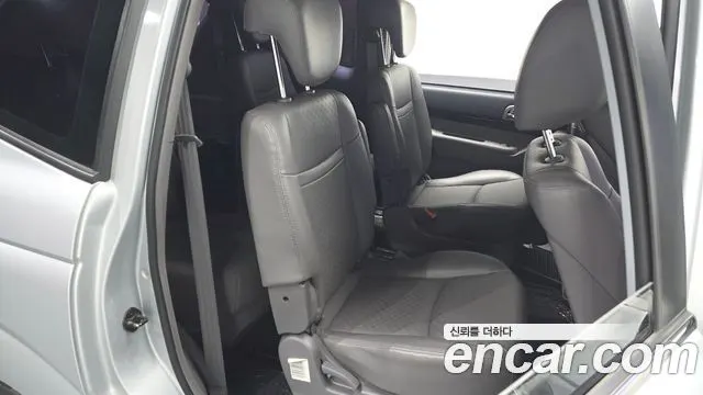 KGM KORANDO TURISMO 2016 — 76 848 км, серебристо-серый, Корея — под ключ — фото 12