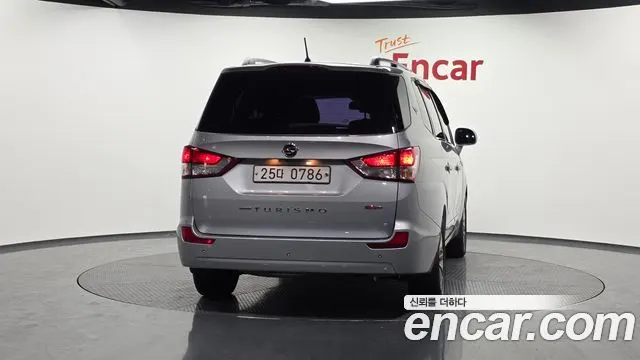KGM KORANDO TURISMO 2016 — 76 848 км, серебристо-серый, Корея — под ключ — фото 4