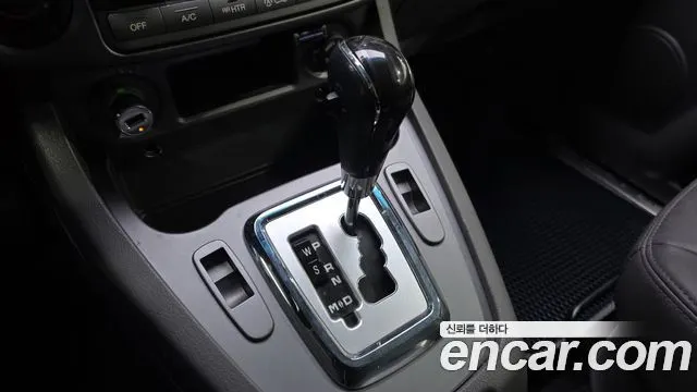 KGM KORANDO TURISMO 2016 — 76 848 км, серебристо-серый, Корея — под ключ — фото 9