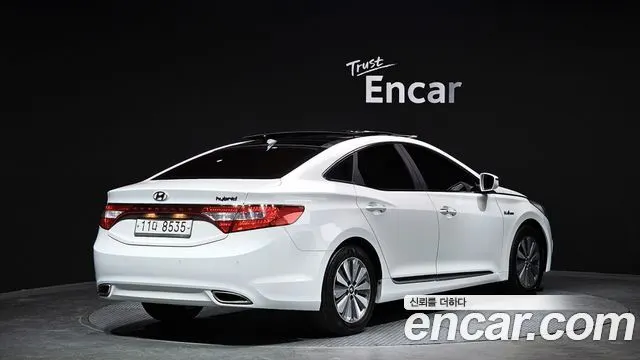 HYUNDAI GRANDEUR HYBRID 2015 — 75 450 км, белый, Корея — под ключ — фото 2