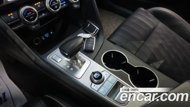 GENESIS G70 2018 — 140 721 км, светло-серебристый, Корея — под ключ — фото 9