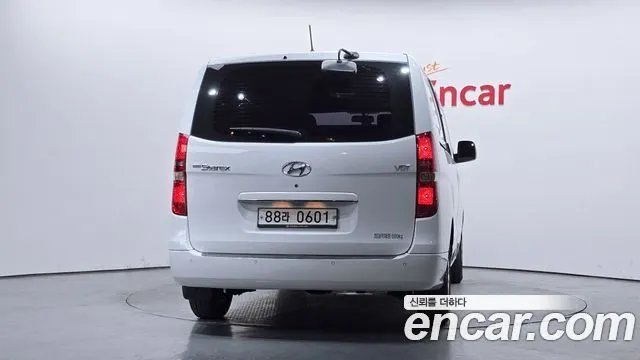 HYUNDAI GRAND STAREX 2019 — 204 962 км, белый, Корея — под ключ — фото 4