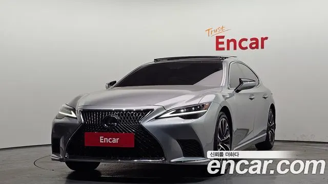LEXUS LS500 2022