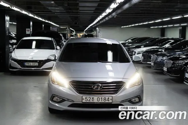 HYUNDAI SONATA 2017 — 122 000 км, серебристо-серый, Корея — под ключ — фото 2