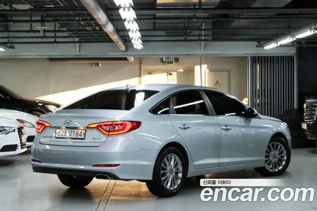 HYUNDAI SONATA 2017 — 122 000 км, серебристо-серый, Корея — под ключ — фото 6