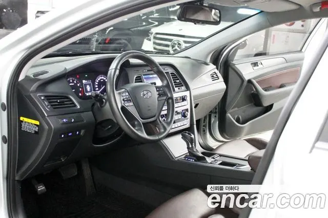 HYUNDAI SONATA 2017 — 122 000 км, серебристо-серый, Корея — под ключ — фото 8