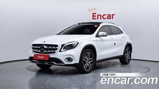 MERCEDES-BENZ GLA-CLASS X156 2019