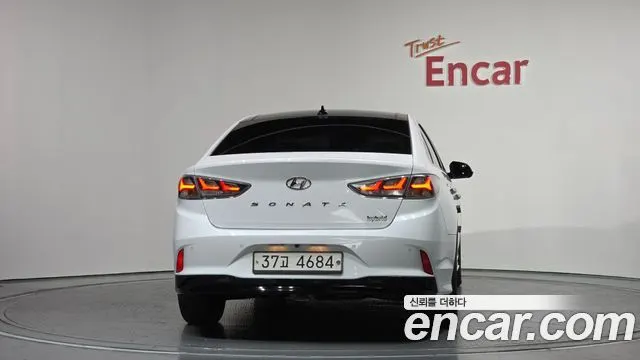 HYUNDAI SONATA HYBRID 2018 — 170 096 км, белый, Корея — под ключ — фото 4