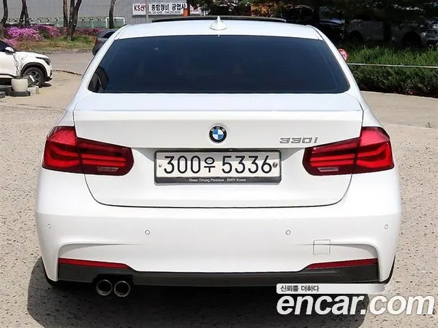 BMW 3 SERIES 2018 — 63 621 км, белый, Корея — под ключ — фото 4