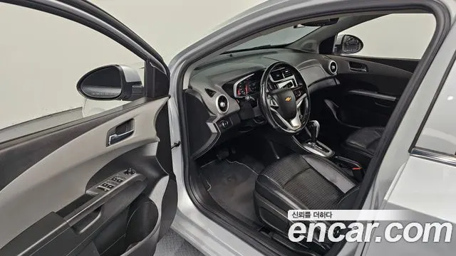 CHEVROLET AVEO SEDAN 2017 — 133 967 км, серебристый, Корея — под ключ — фото 10
