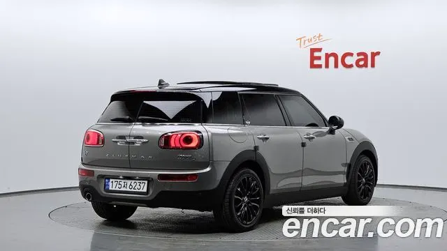 MINI COOPER D CLUBMAN 2019 — 80 278 км, серый, Корея — под ключ — фото 1