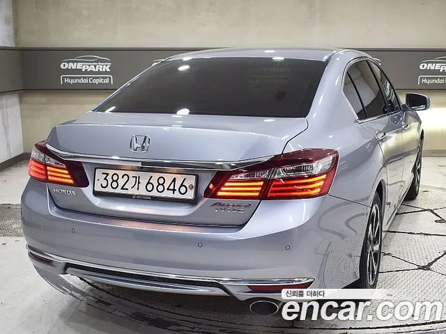 HONDA ACCORD 2017 — 82 000 км, серебристый, Корея — под ключ — фото 2