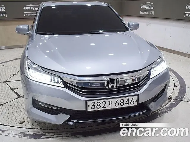 HONDA ACCORD 2017 — 82 000 км, серебристый, Корея — под ключ — фото 3