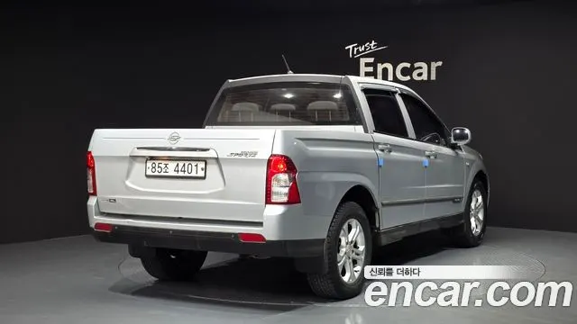 KGM KORANDO SPORTS 2013 — 135 739 км, серебристо-серый, Корея — под ключ — фото 2
