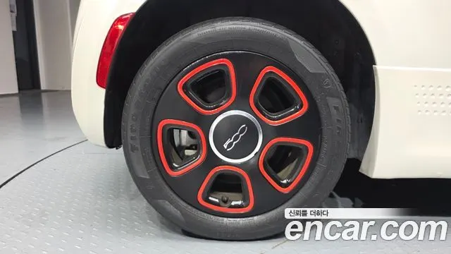 FIAT 500E 2017 — 31 729 км, белый-перламутр, Корея — под ключ — фото 5