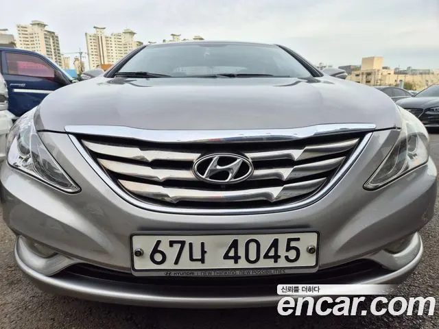 HYUNDAI SONATA 2011 — 177 000 км, серебристо-серый, Корея — под ключ — фото 2