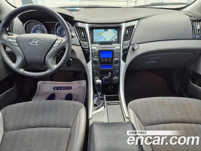 HYUNDAI SONATA 2011 — 177 000 км, серебристо-серый, Корея — под ключ — фото 7