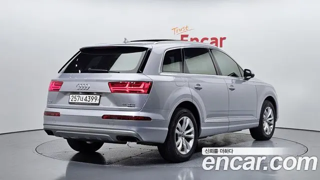 AUDI Q7 2019 — 135 376 км, серебристо-серый, Корея — под ключ — фото 2