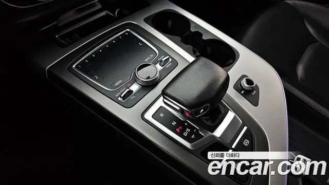 AUDI Q7 2019 — 135 376 км, серебристо-серый, Корея — под ключ — фото 9