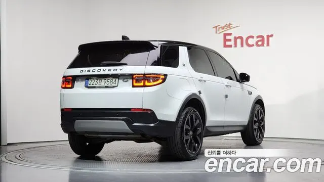 LAND ROVER DISCOVERY SPORT (2 ПОК.) 2021 — 49 130 км, белый, Корея — под ключ — фото 2