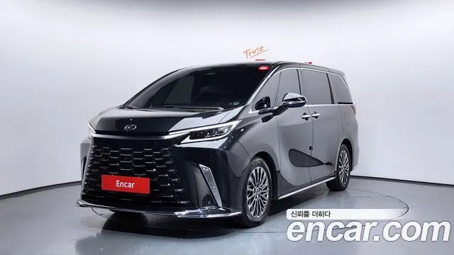 LEXUS LM 2025