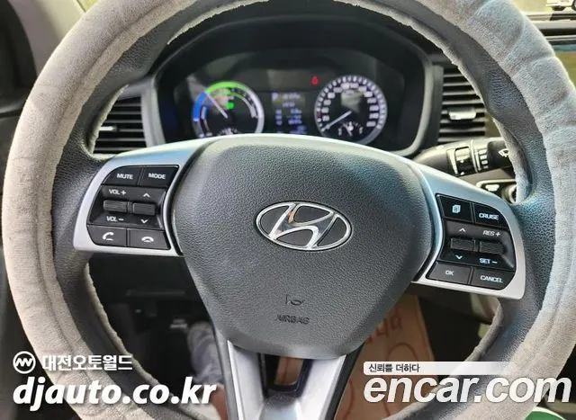 HYUNDAI SONATA HYBRID 2019 — 143 245 км, белый, Корея — под ключ — фото 7