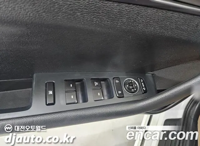 HYUNDAI SONATA HYBRID 2019 — 143 245 км, белый, Корея — под ключ — фото 10
