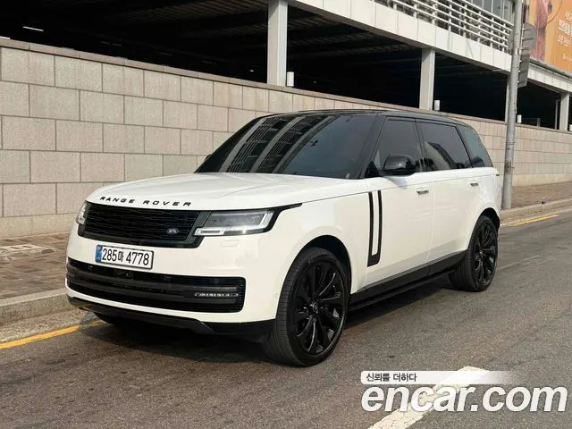 LAND ROVER RANGE ROVER (5 ПОК.) 2024 — 10 920 км, белый, Корея — под ключ — фото 1