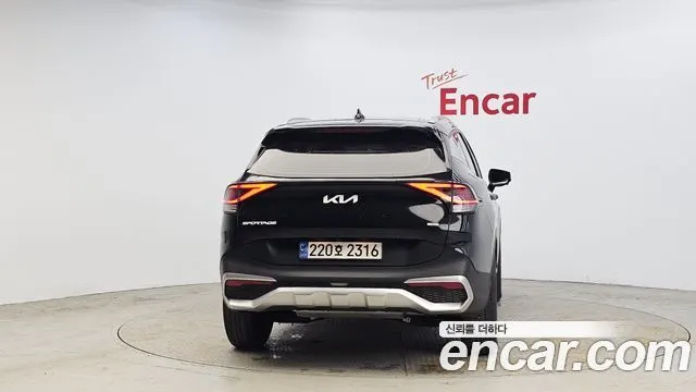 KIA SPORTAGE HYBRID 2023 — 98 565 км, чёрный, Корея — под ключ — фото 4