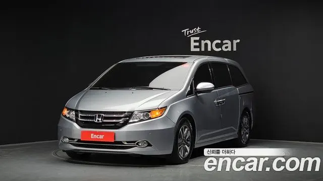 HONDA ODYSSEY 2016 — 217 481 км, серебристо-серый, Корея — под ключ — фото 1