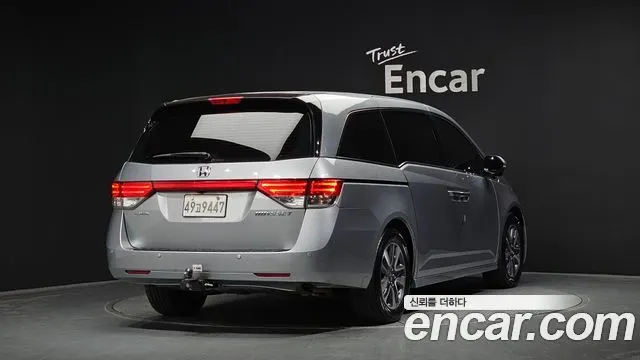 HONDA ODYSSEY 2016 — 217 481 км, серебристо-серый, Корея — под ключ — фото 2