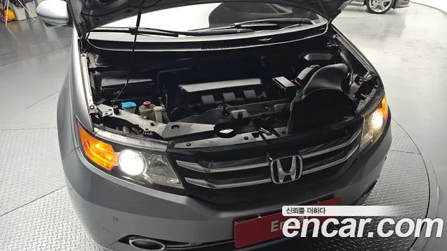 HONDA ODYSSEY 2016 — 217 481 км, серебристо-серый, Корея — под ключ — фото 6