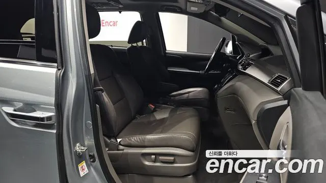 HONDA ODYSSEY 2016 — 217 481 км, серебристо-серый, Корея — под ключ — фото 10